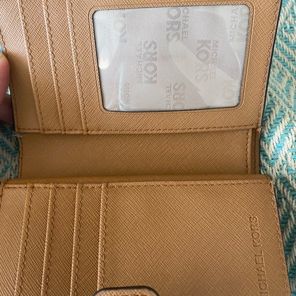 🌺Michael Kors Signature Logo Tote & Wallet Set (Brown) w/Gold Hardware & Chain - Picture 15 of 16